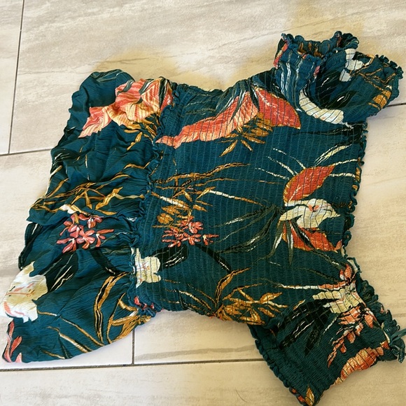 Green floral top - Picture 4 of 4